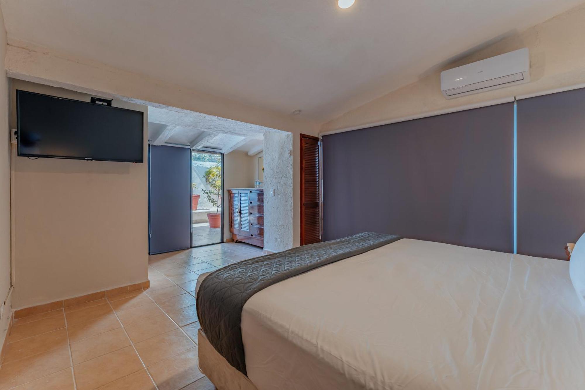 Brisas 5a Av, Khách sạn