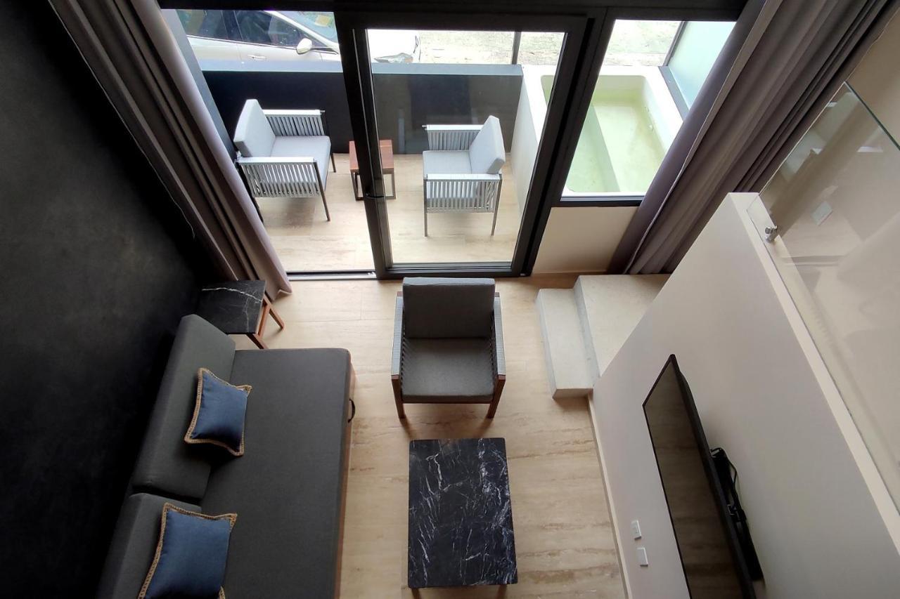 Beautiful 2 Story Loft Near The * Playa del Carmen