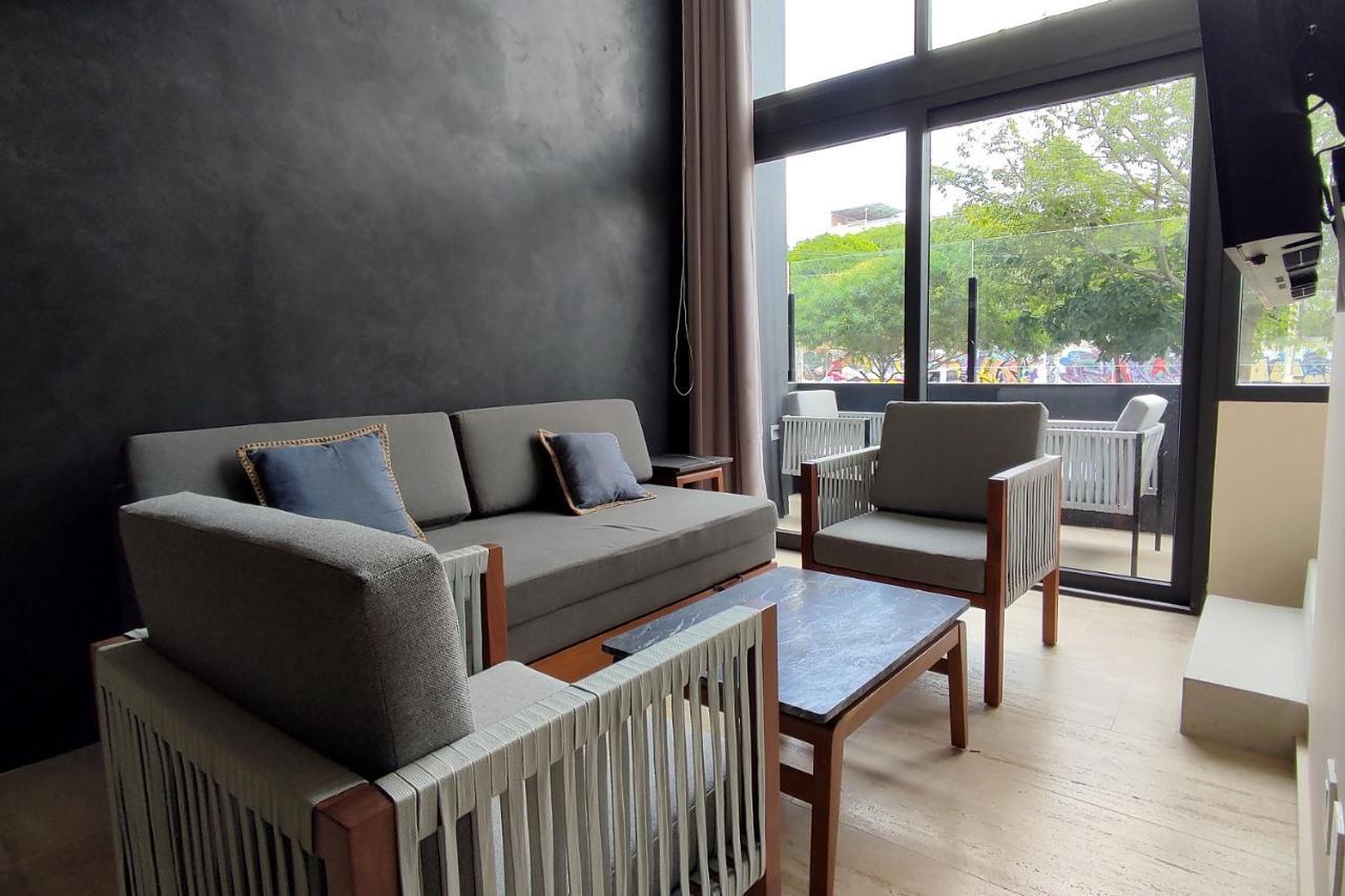 Beautiful 2 Story Loft Near The *