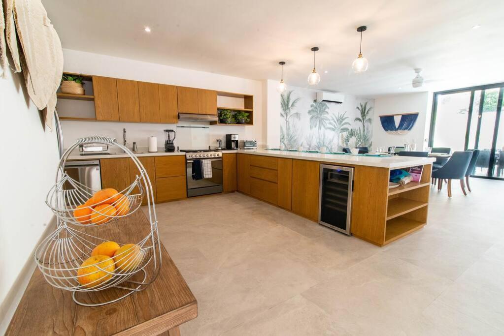 Beautiful 4br, Up To 8 Guests, Private Pool, 10 Min To Holiday home