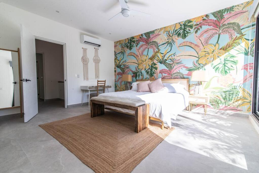 Beautiful 4br, Up To 8 Guests, Private Pool, 10 Min To Holiday home Playa del Carmen