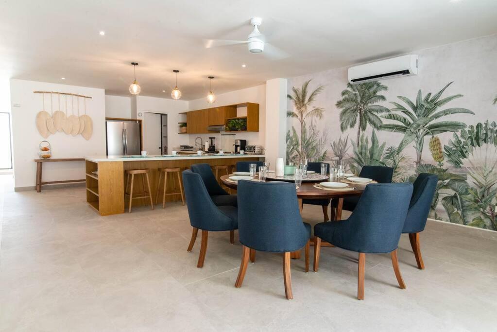 Beautiful 4br, Up To 8 Guests, Private Pool, 10 Min To Holiday home *