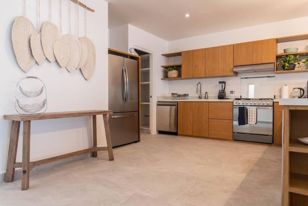 Beautiful 4br, Up To 8 Guests, Private Pool, 10 Min To Holiday home Playa del Carmen