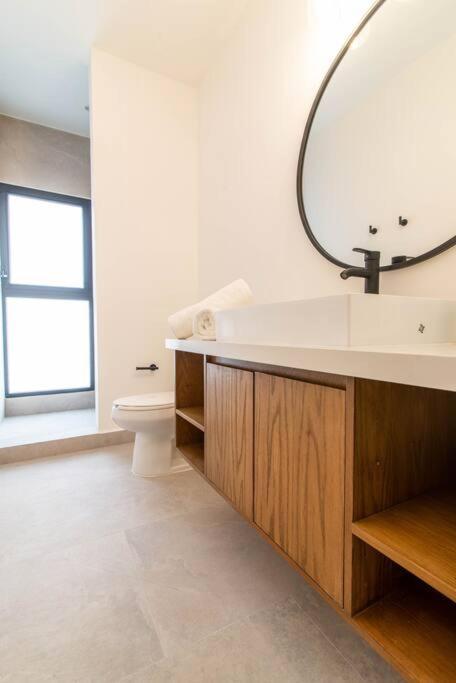 Beautiful 4br, Up To 8 Guests, Private Pool, 10 Min To *