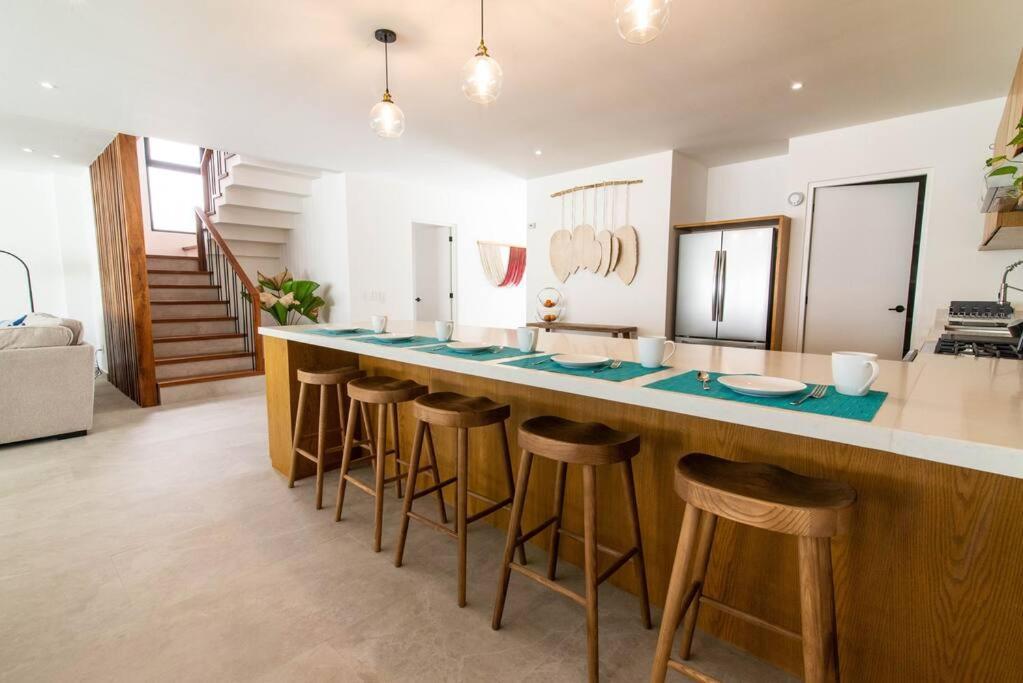 Beautiful 4br, Up To 8 Guests, Private Pool, 10 Min To Holiday home *