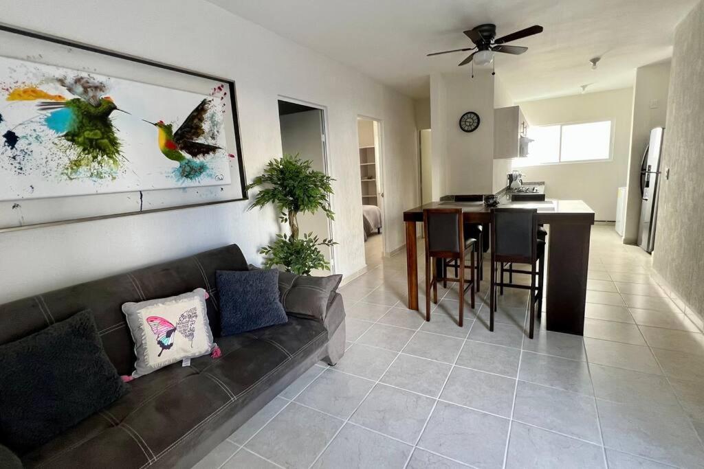 Comodo En Planta Baja, Alberca A 20 Pasos, Modelo Ano 2023 * Playa del Carmen