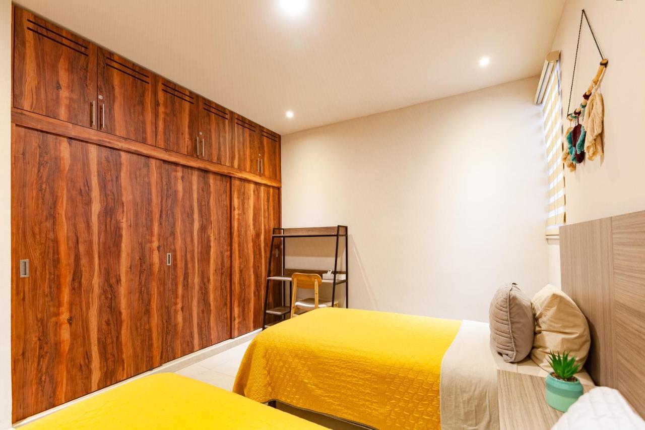 Brand New! 10min To Wifi 200mb Gym Pool Apartment