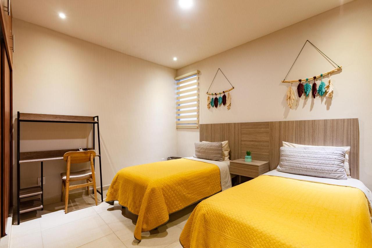 Brand New! 10min To Wifi 200mb Gym Pool Apartment Playa del Carmen
