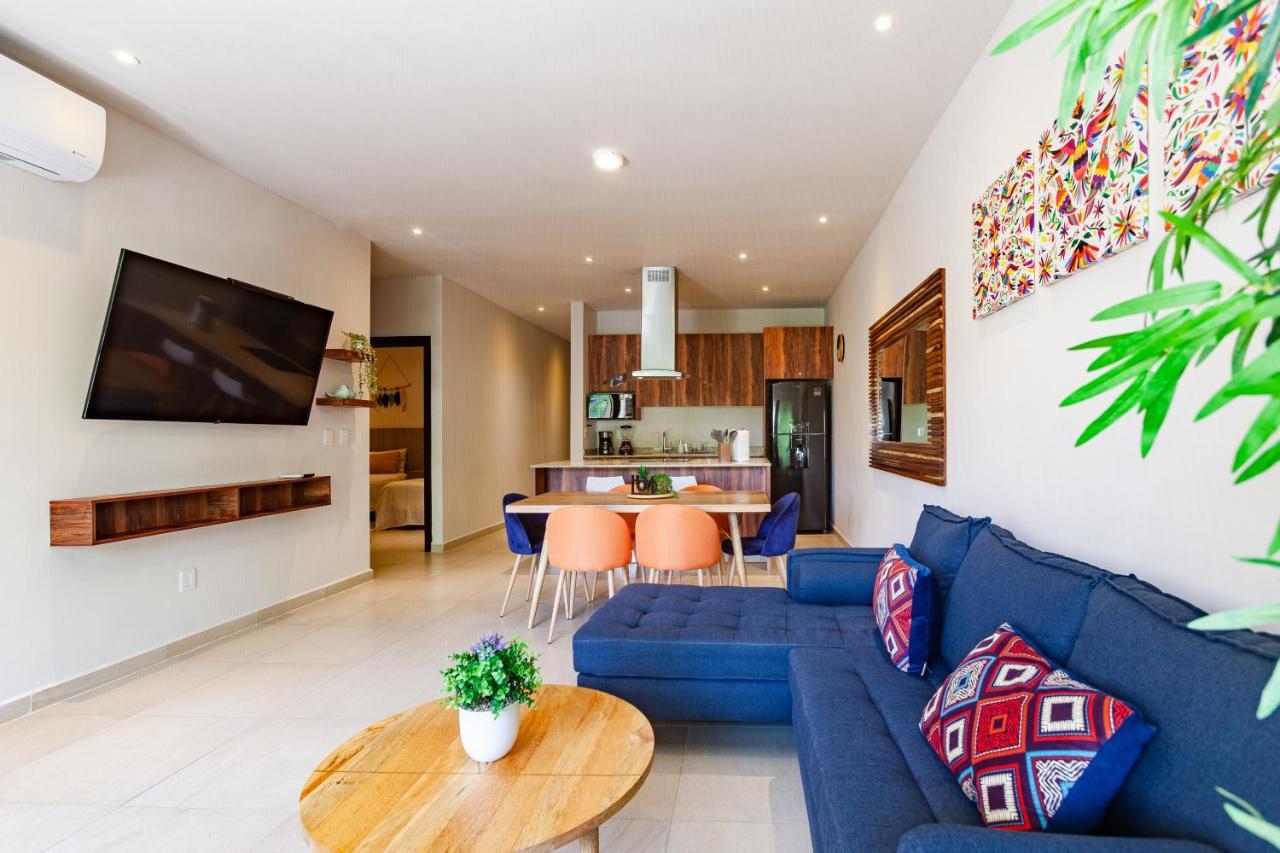 Brand New! 10min To Wifi 200mb Gym Pool Apartment Playa del Carmen