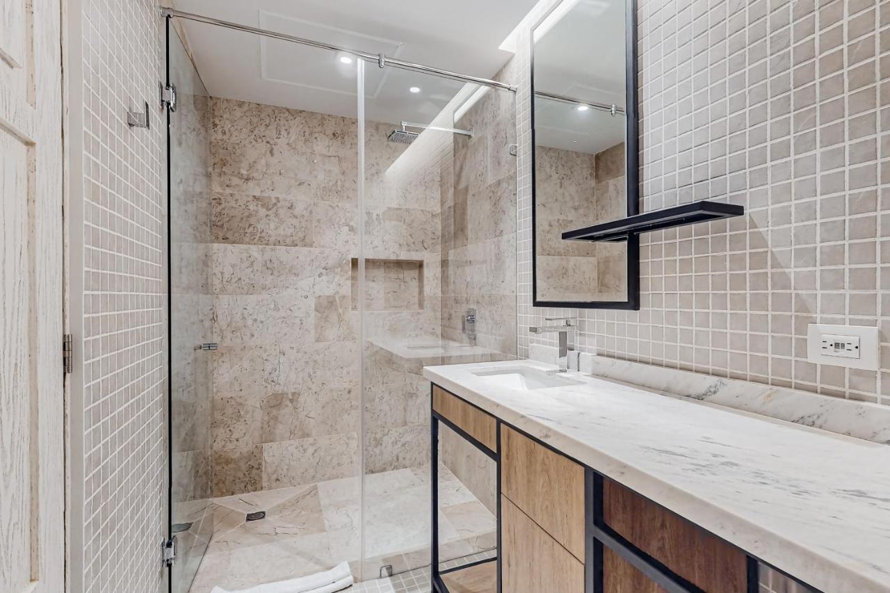 Singular Dream, Unit B 504 Apartment