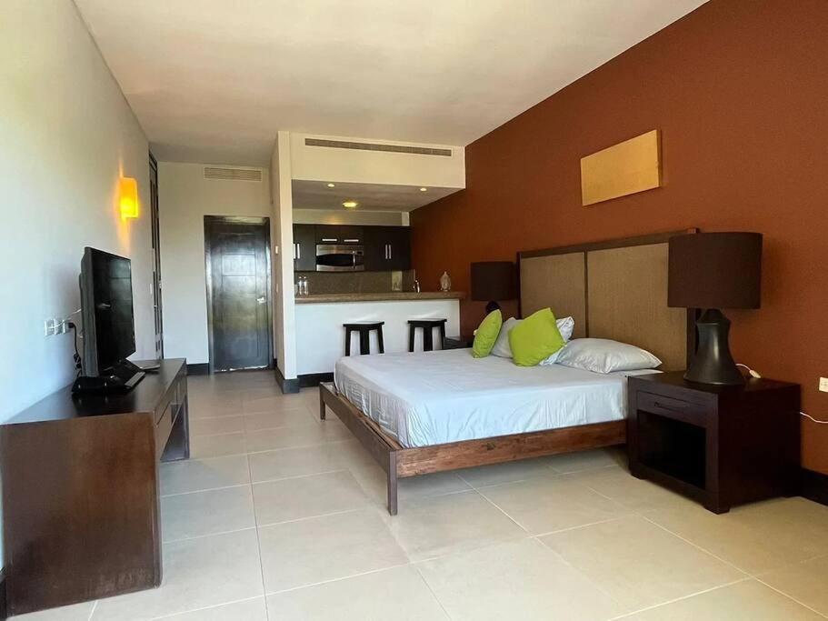 Apartment Cozy & Huge Studio Front Mamita's Beach *