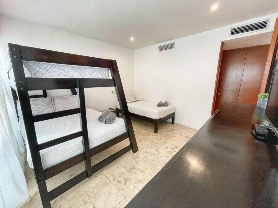 Excellent 3 Bd Steps The *