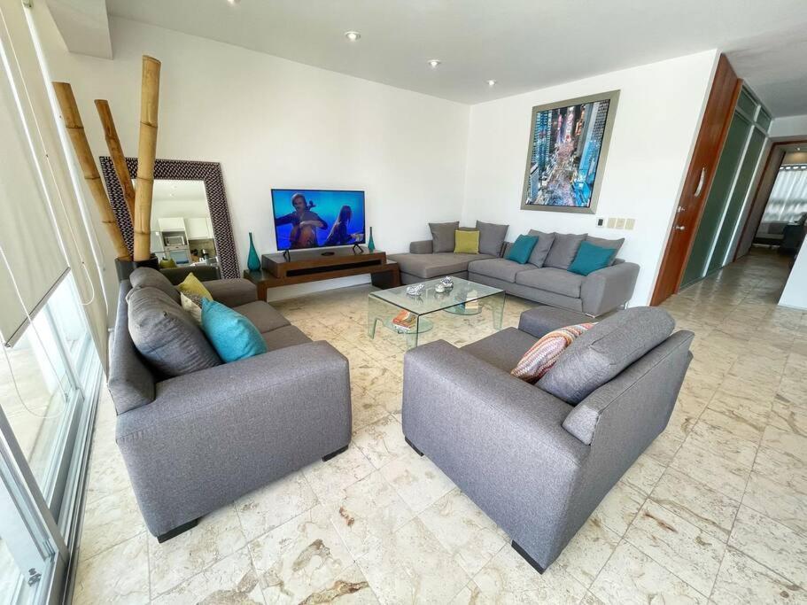Excellent 3 Bd Steps The Playa del Carmen