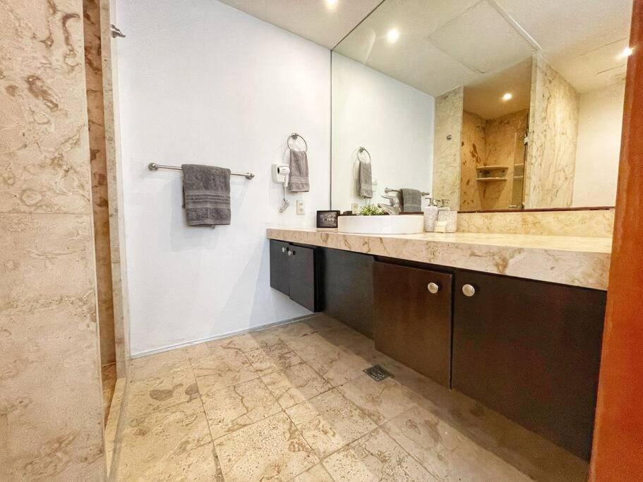 Excellent 3 Bd Steps The *