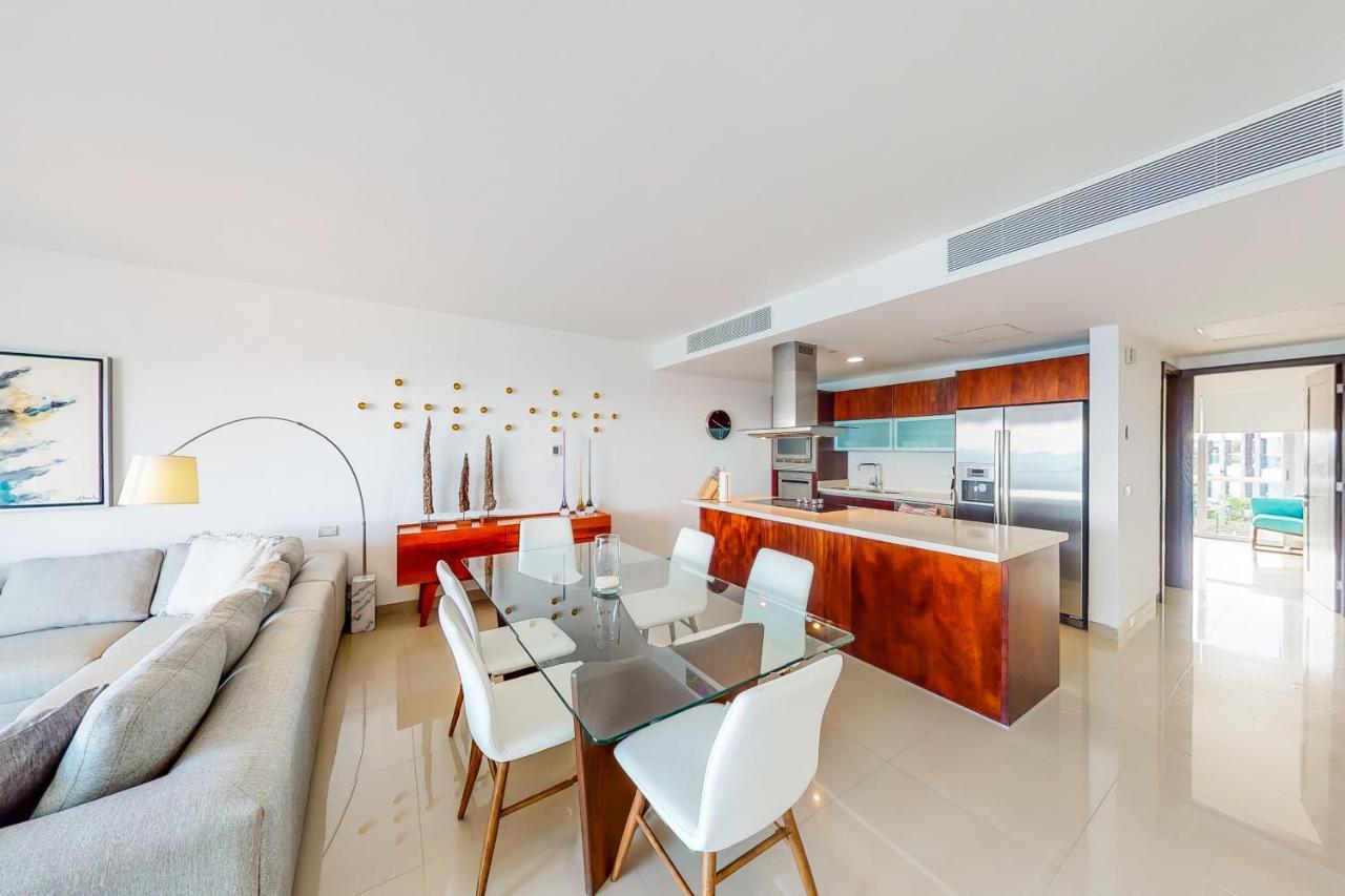 Casa Altamar Penthouse Oceanfront 123 Norte @ Mareazul Beachfront Apartment