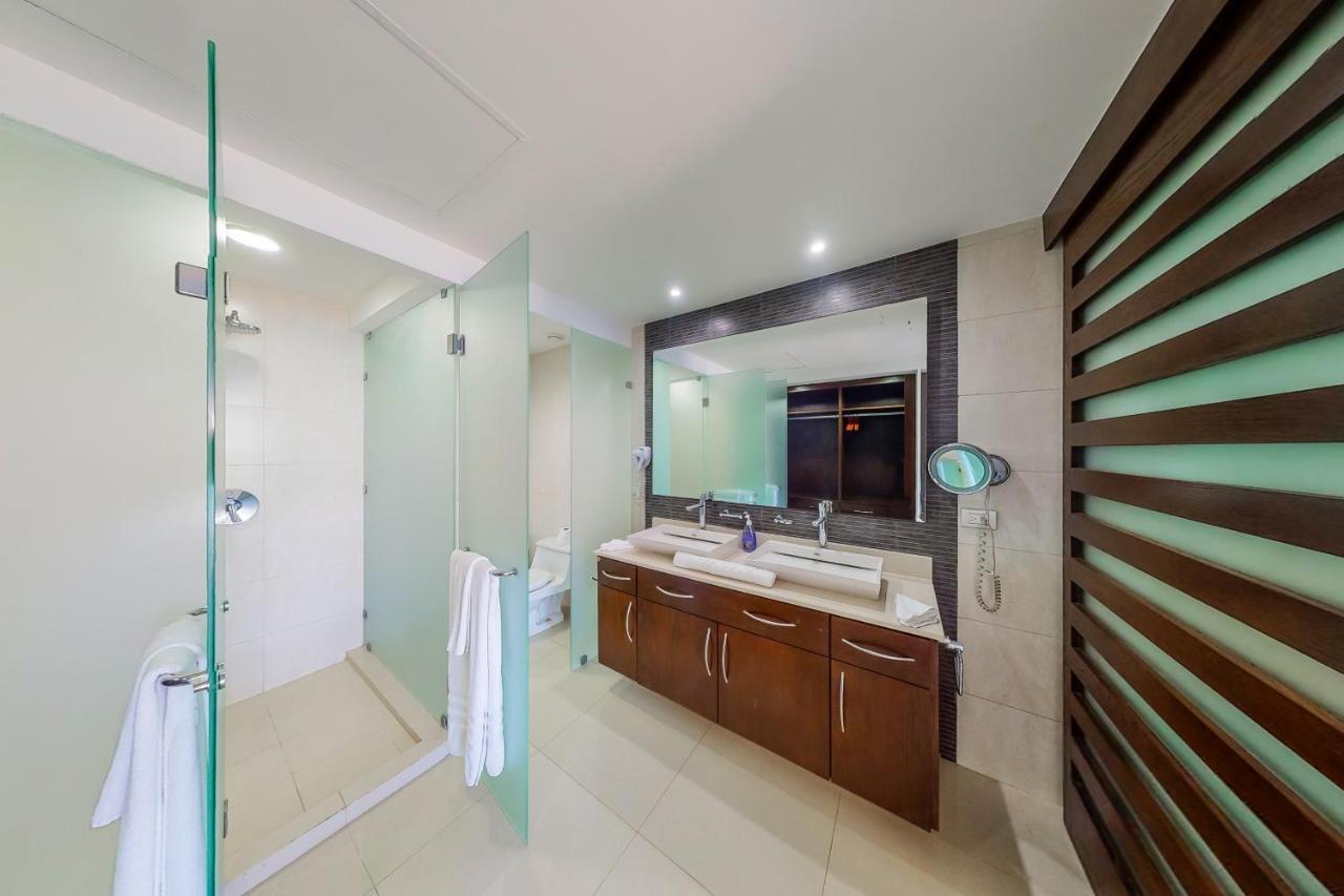 Apartment Casa Altamar Penthouse Oceanfront 123 Norte @ Mareazul Beachfront Playa del Carmen