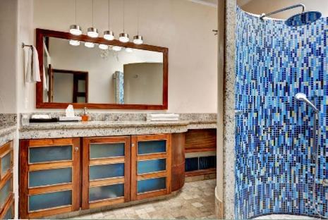 Pousada Casa De Playa- Transportation & Cooks Included!