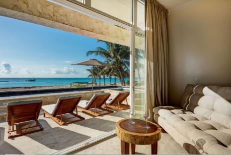 Pousada Casa De Playa- Transportation & Cooks Included! *