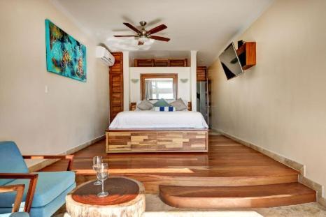 Casa De Playa- Transportation & Cooks Included! Pousada *