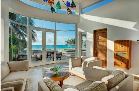 Casa De Playa- Transportation & Cooks Included! Pousada *
