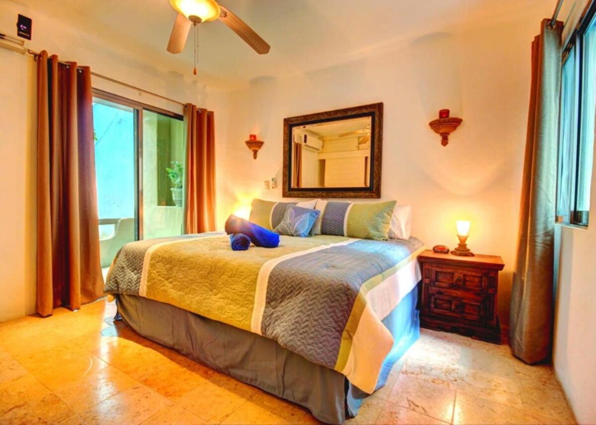 In Heart Of It All-steps To Town, Beach & 5th Ave! Playa del Carmen