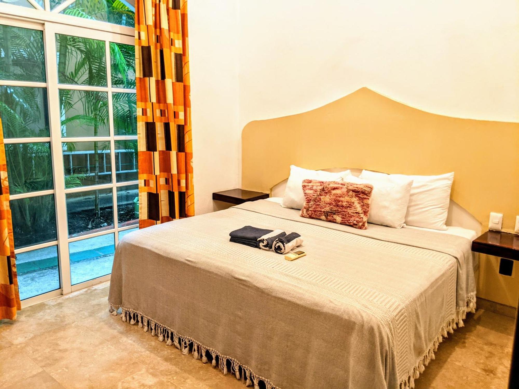 Holiday home Castillo Playacar Fase 1 9br 3kitchen Pool Walk To 5th Ave 25max