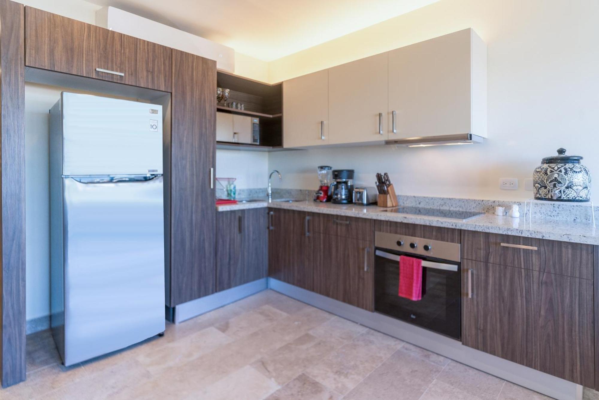 Veranda 210 - Downtown, - At Veranto With Rooftop Pool Apartment *