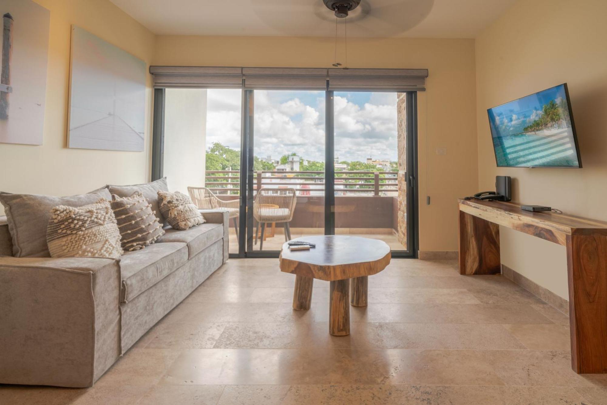 Veranda 210 - Downtown, - At Veranto With Rooftop Pool * Playa del Carmen