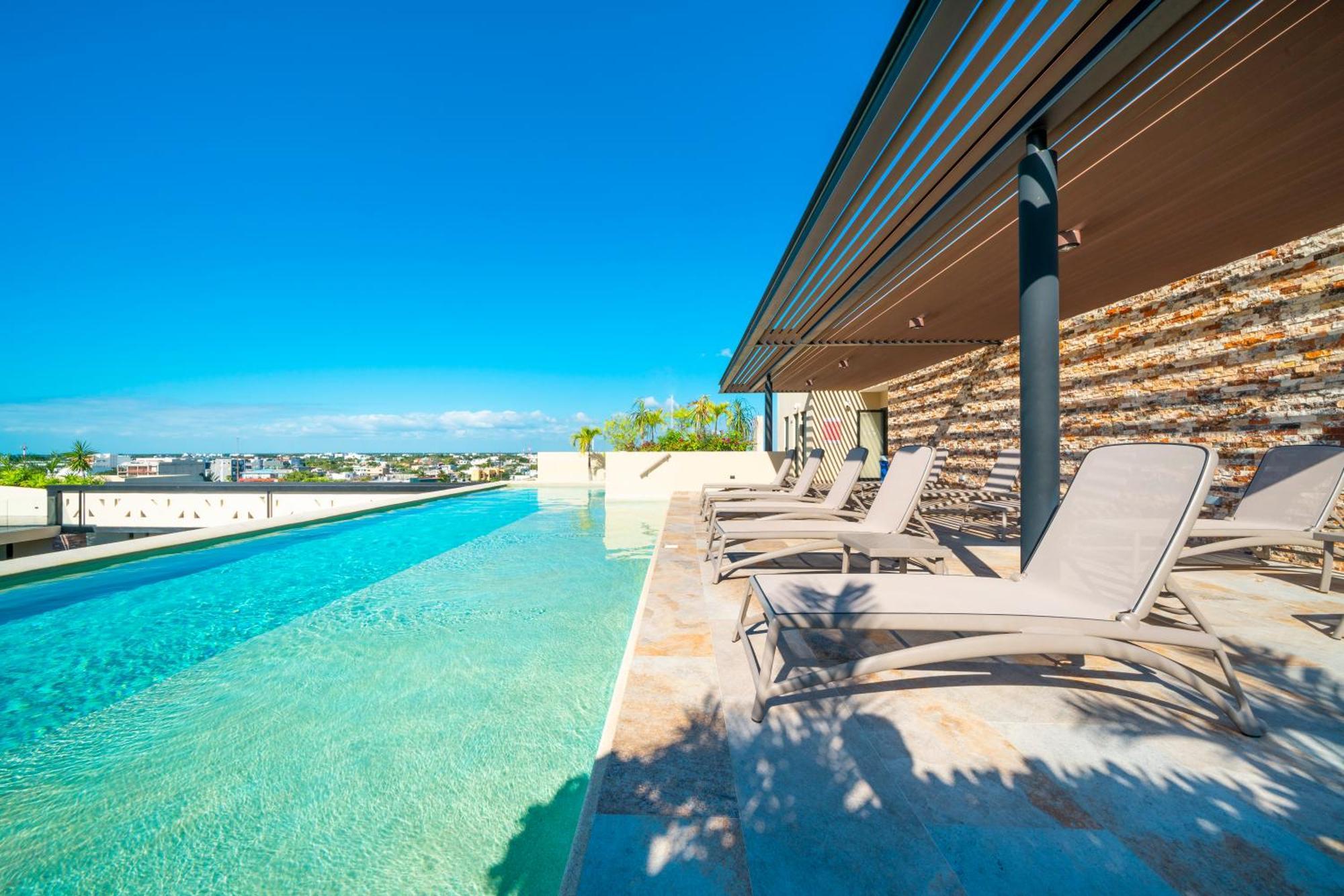 Luxury With Pool And Gym - Modern And - At Syrena *