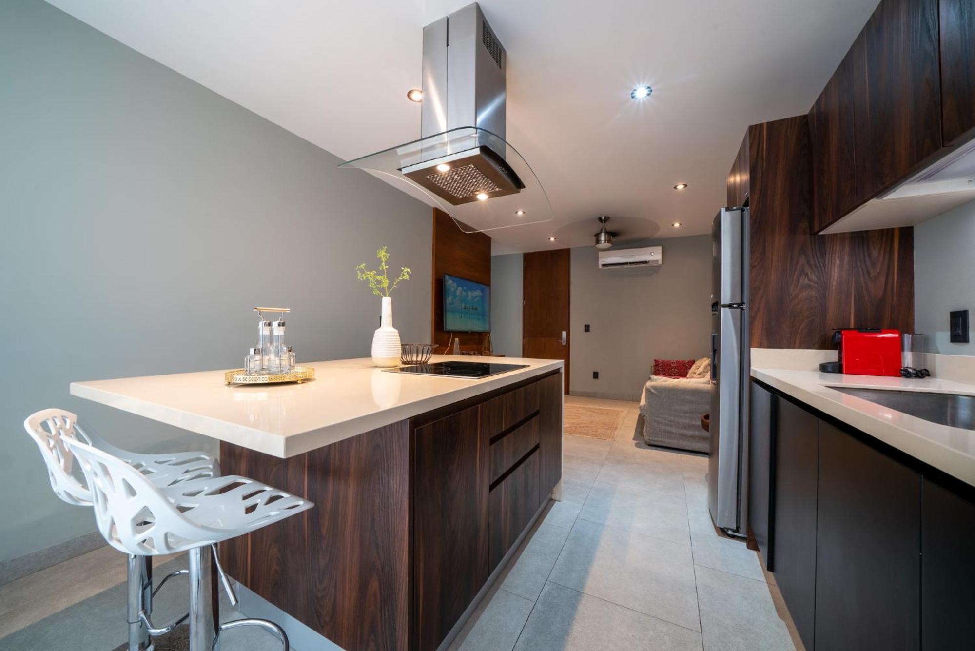 1 Bedroom With Rooftop Pool & Bar - At It Residences - Iris *