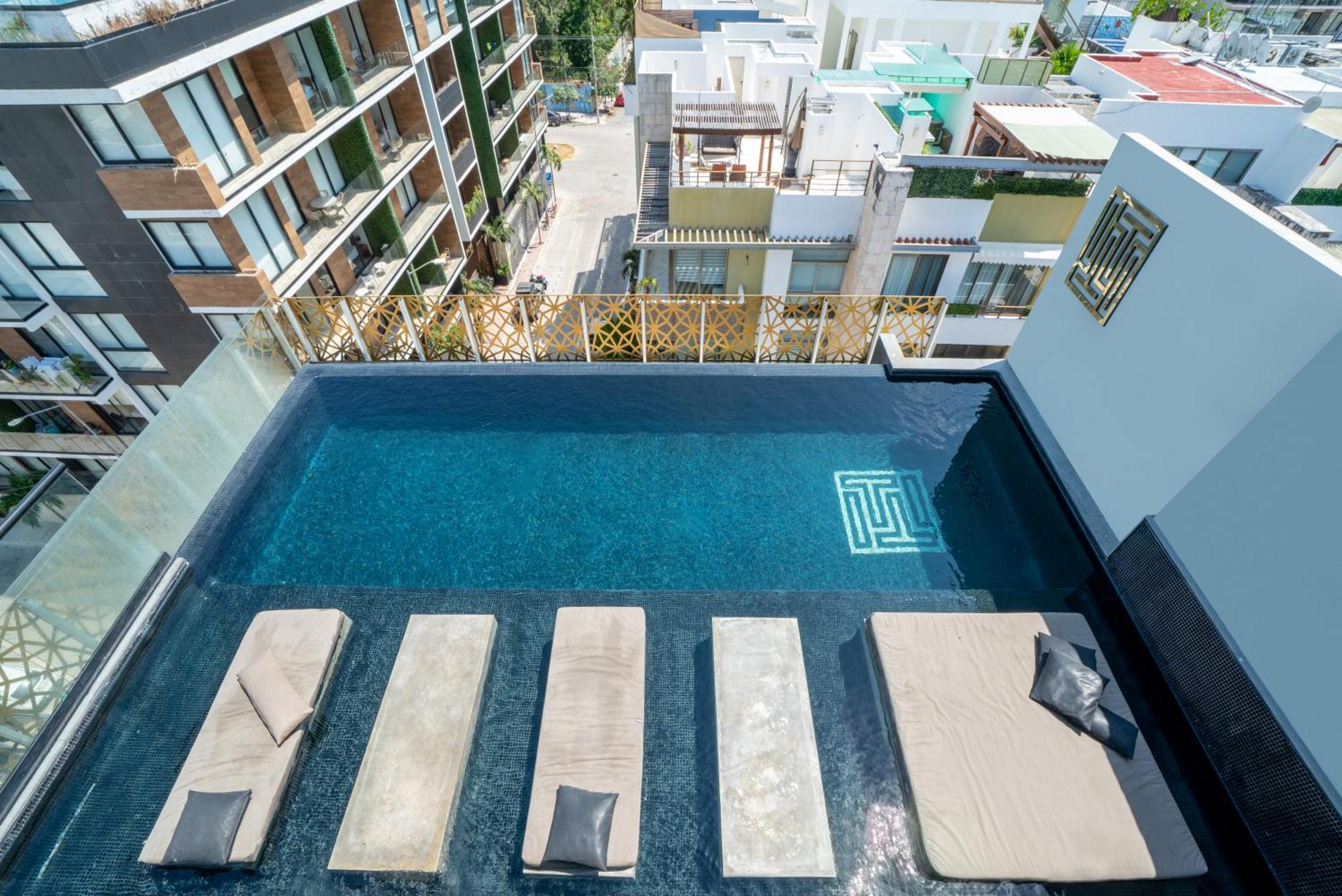 1 Bedroom With Rooftop Pool & Bar - At It Residences - Iris Apartment