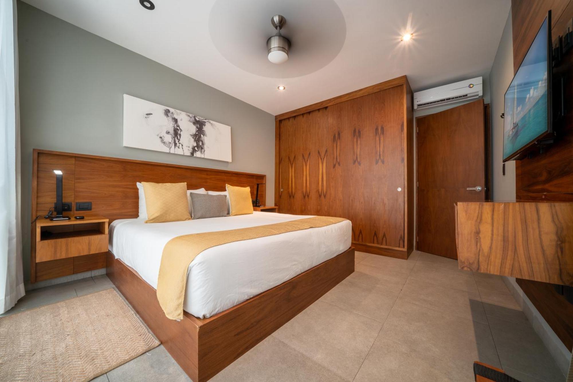 1 Bedroom With Rooftop Pool & Bar - At It Residences - Iris * Playa del Carmen