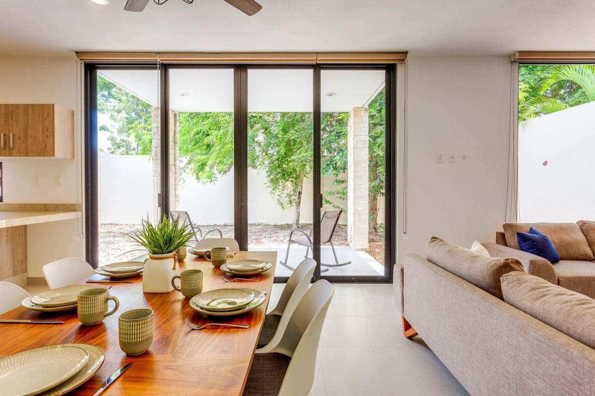 New Palmara With Pool And Paddle Court Gated Ferienhaus
