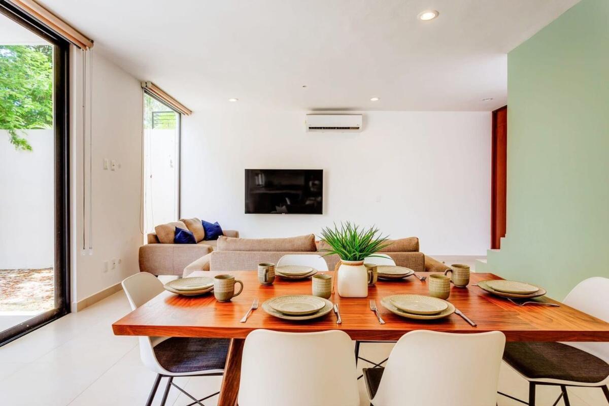 New Palmara With Pool And Paddle Court Gated Ferienhaus *