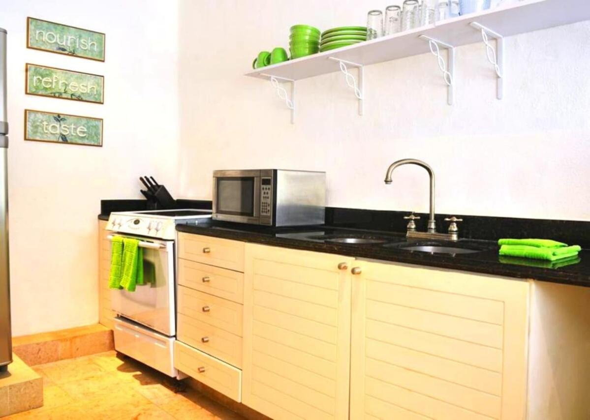 Apartamento In Heart Of It All-steps To Town, Beach & 5th Ave!
