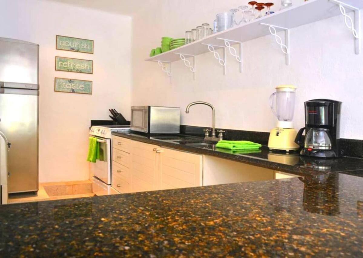Apartamento In Heart Of It All-steps To Town, Beach & 5th Ave! Playa del Carmen