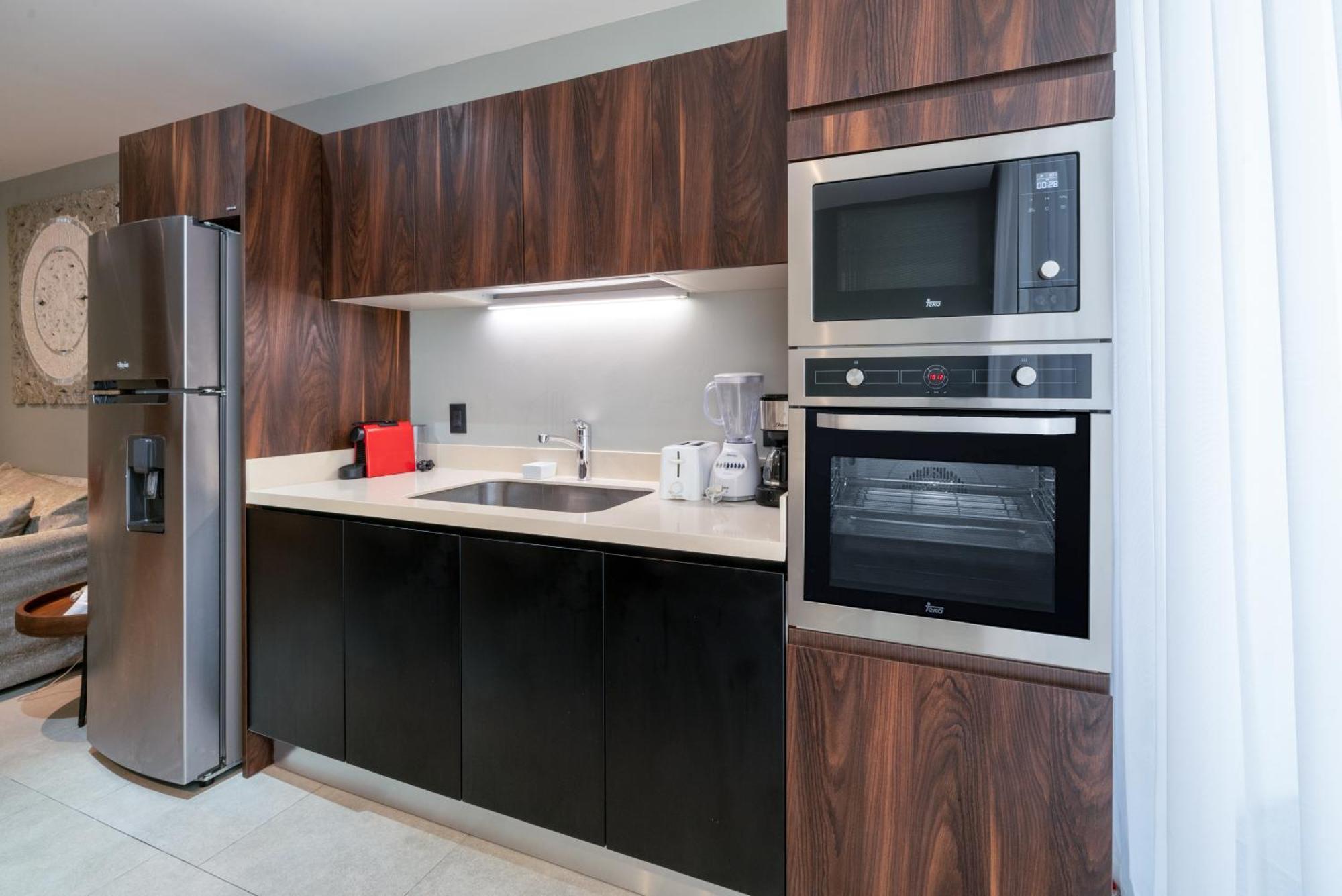 Apartment 1 Bedroom With Rooftop Pool & Bar - At It Residences - Iris