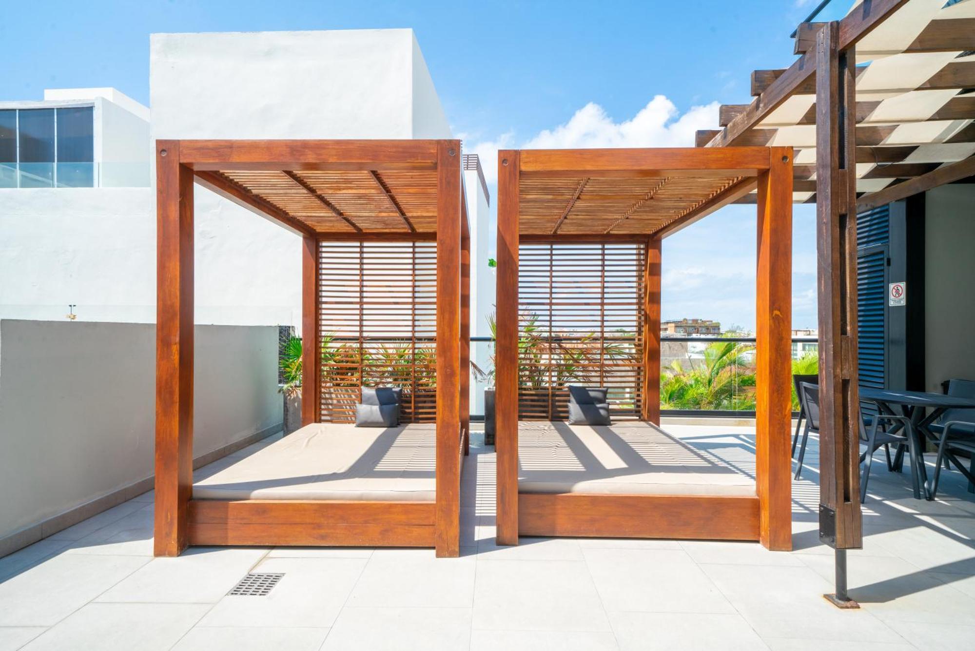 1 Bedroom With Rooftop Pool & Bar - At It Residences - Iris Apartment