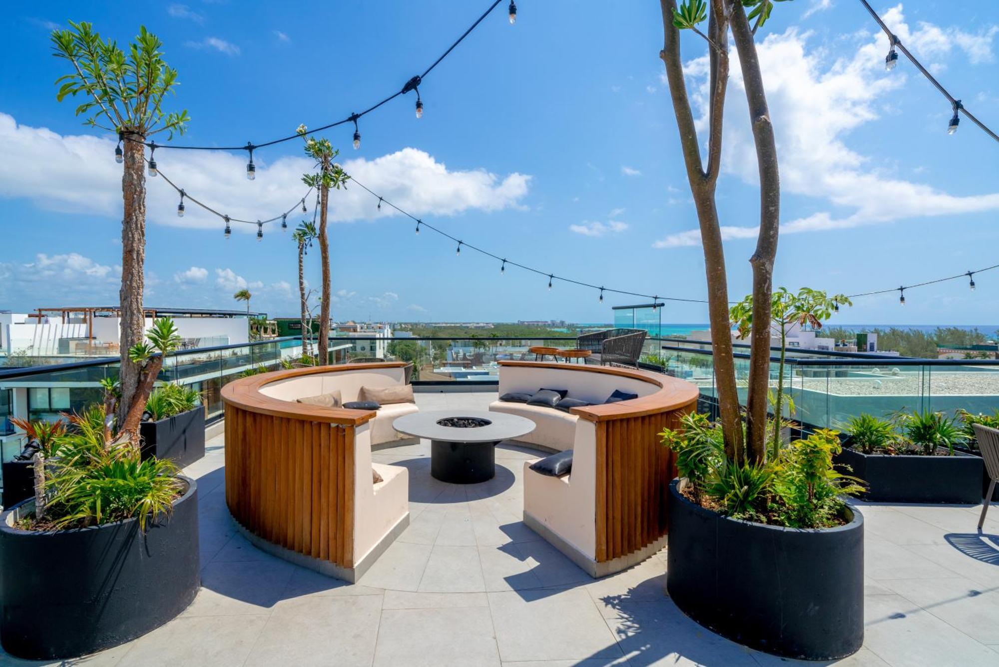 1 Bedroom With Rooftop Pool & Bar - At It Residences - Iris