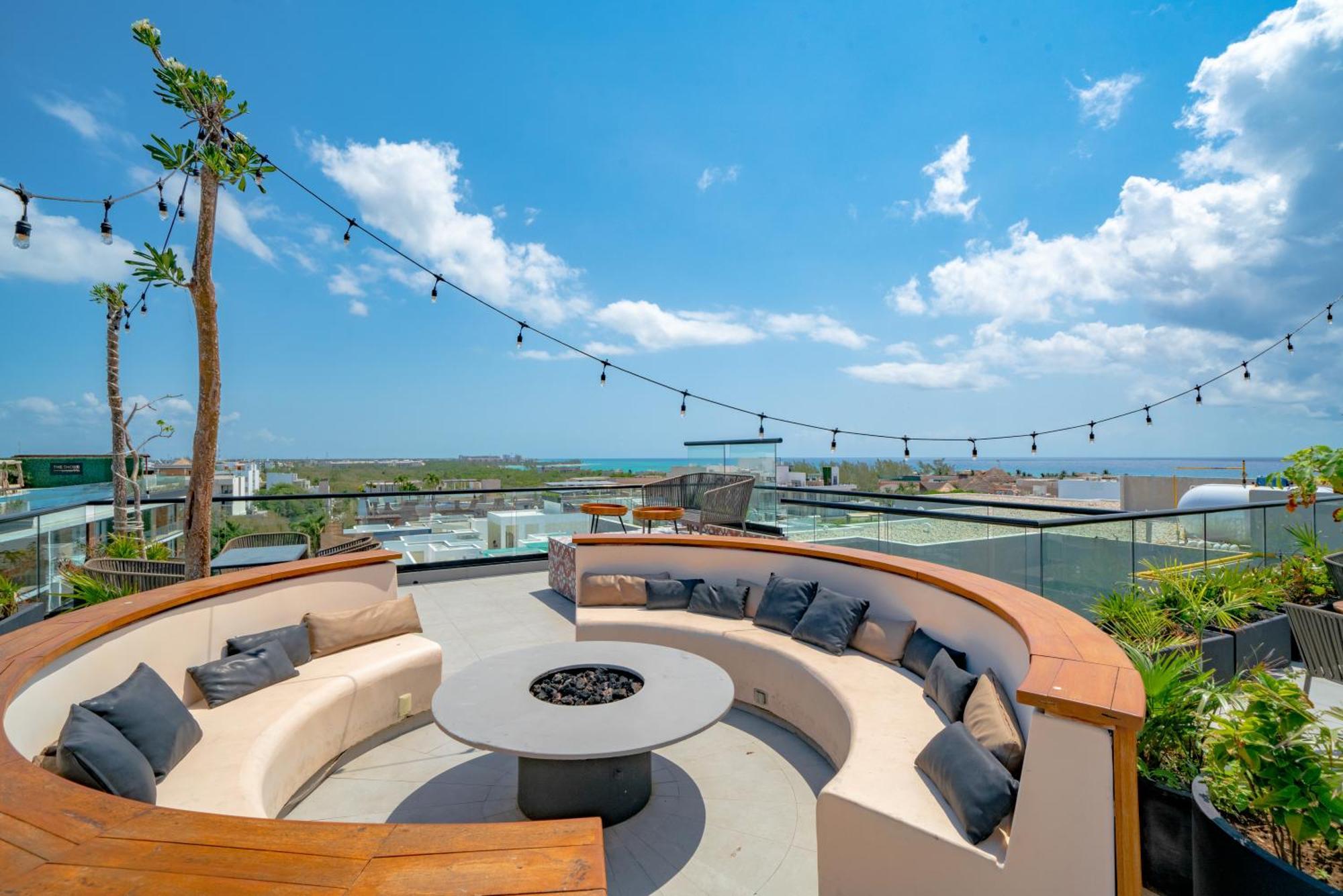 1 Bedroom With Rooftop Pool & Bar - At It Residences - Iris