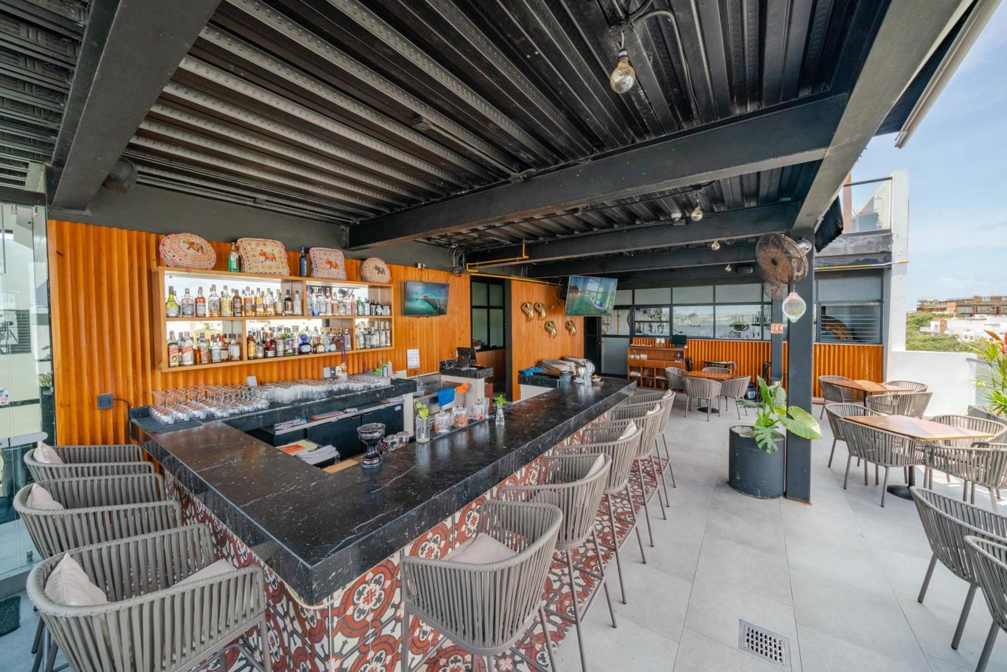 Apartment 1 Bedroom With Rooftop Pool & Bar - At It Residences - Iris Playa del Carmen