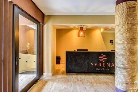 New Syrena Stylish Rooftop Pool Near