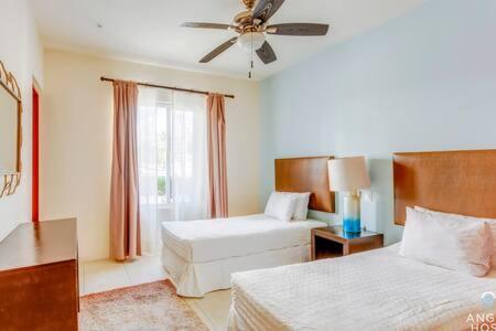 Pool, Gazebo, Parking, 2 Blocks To Beach & 5th Ave Apartment Playa del Carmen