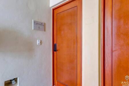 Apartment Pool, Gazebo, Parking, 2 Blocks To Beach & 5th Ave *