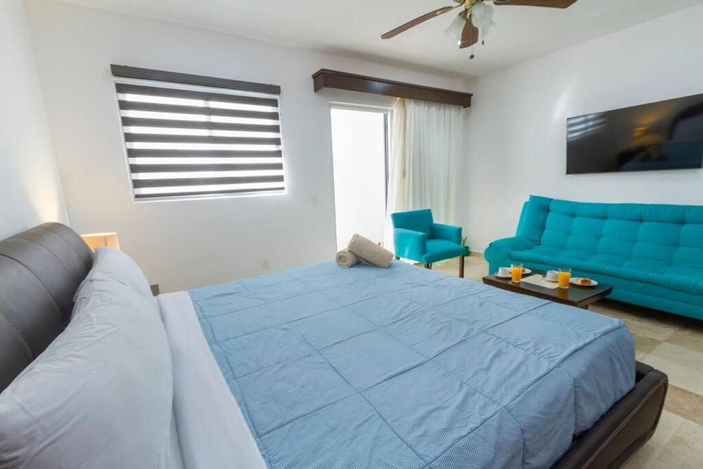 Comfortable 3 Blocks From The Apartment *
