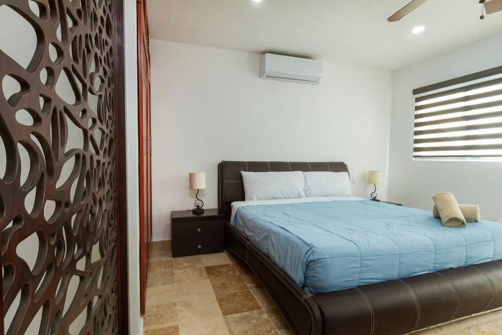Apartment Comfortable 3 Blocks From The *