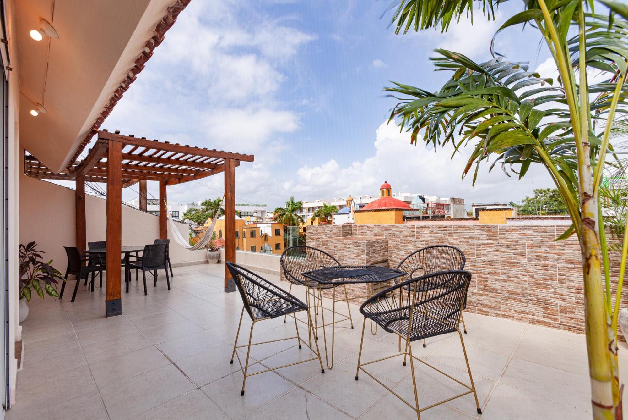 Via Tendenza Condos Apartment *