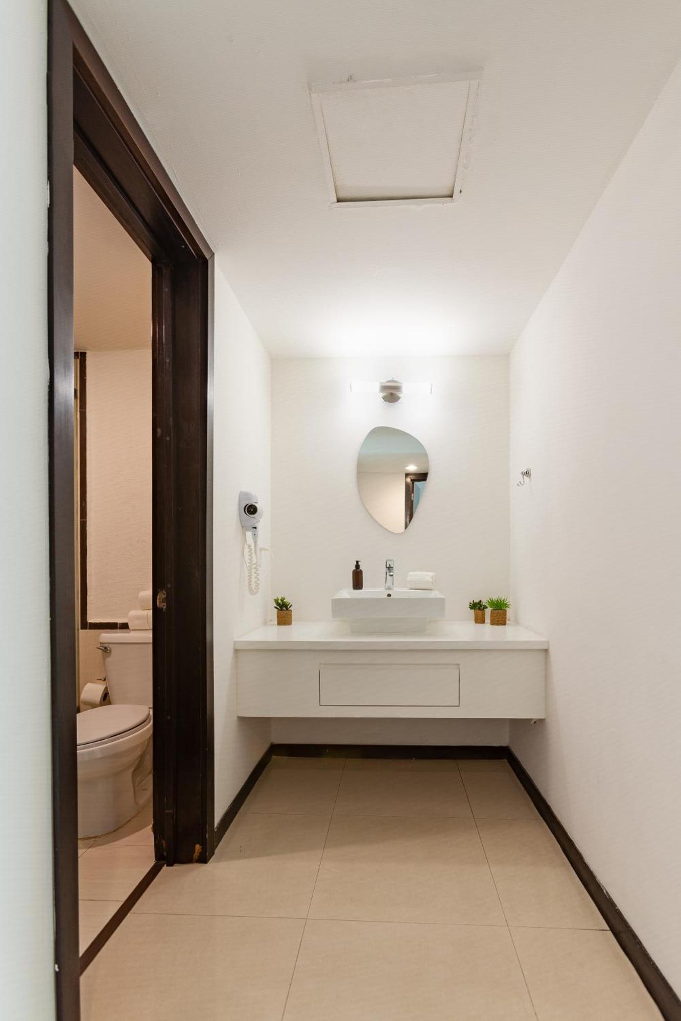 Via Tendenza Condos Apartment *