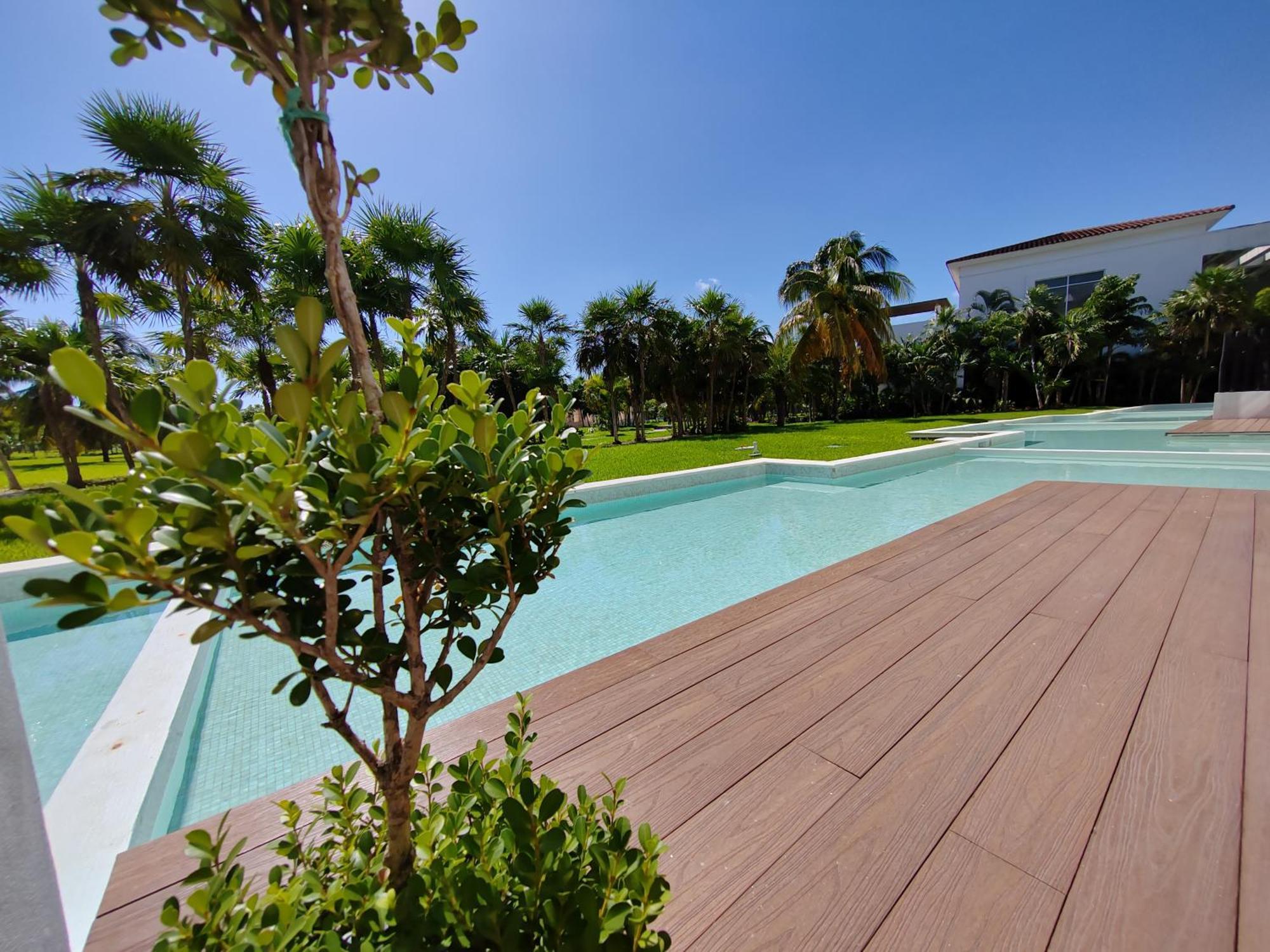 Stunning Ocean Front By Boutique Apartamento Playa del Carmen