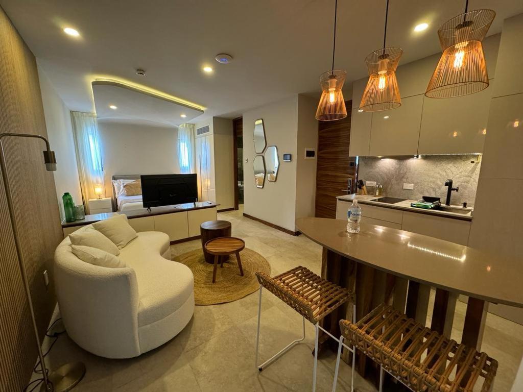 Alizee Tower